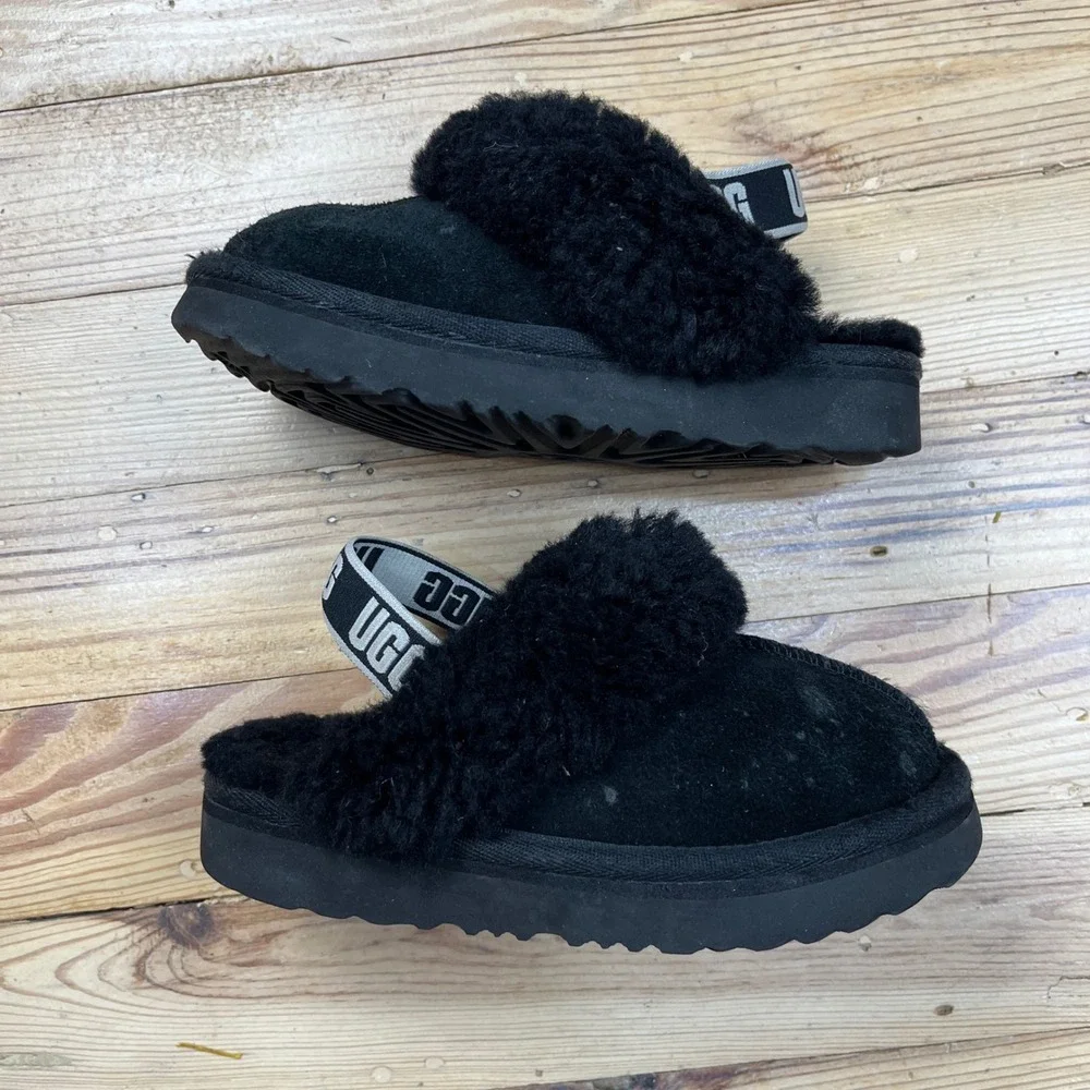 UGG Funkette Black Suede Platform Slingback Slippers Sheepskin Kids slip on sz 9